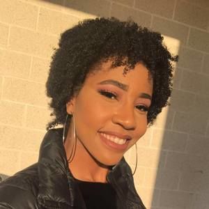 Meet your Posher, Lydia